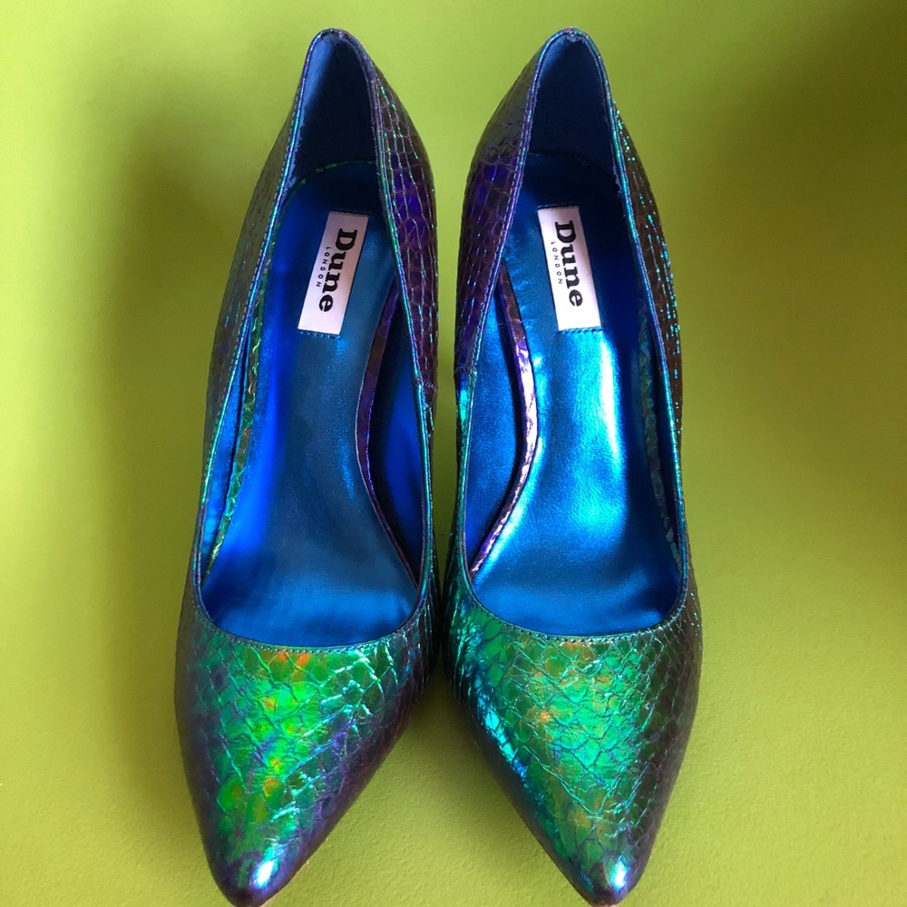 Beautiful blue/green metallic snakeskin Dune heels